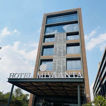 Hotel Mivaante Ahmedabad Exterior foto